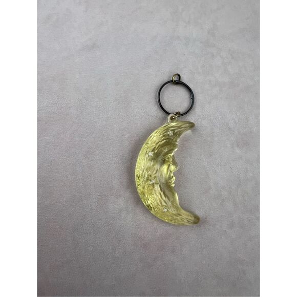 Vintage Celestial Lucite Pale Yellow Moon Keychain Bag Charm MCM - Picture 2 of 5